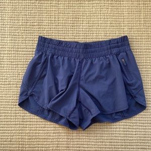 Lululemon tracker shorts